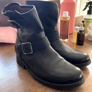 Frye engineer boot size 6, worn once